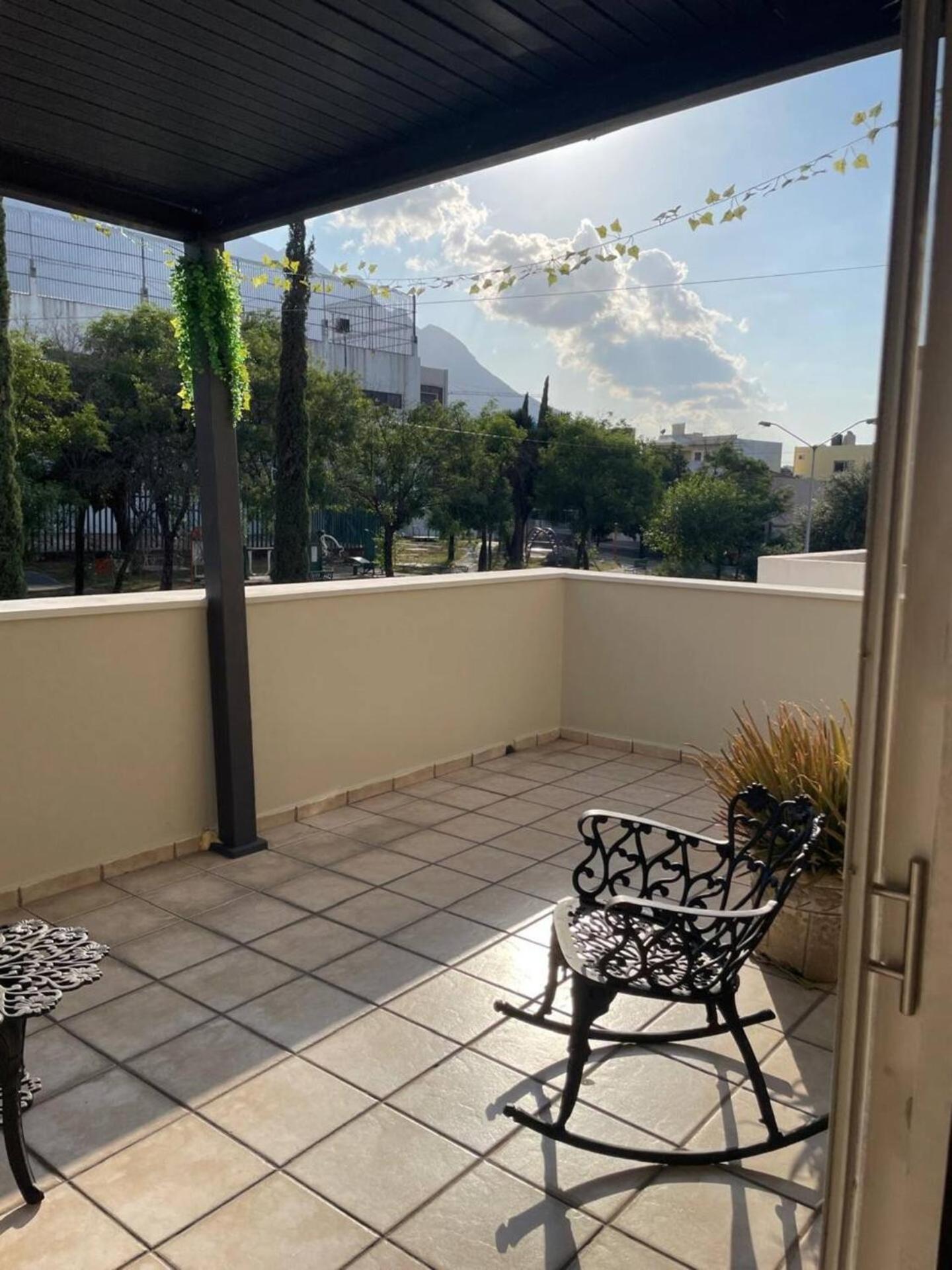 La Casa Rosa Monterrey Villa Bagian luar foto